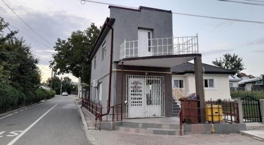 Casă cu 2 camere în Central