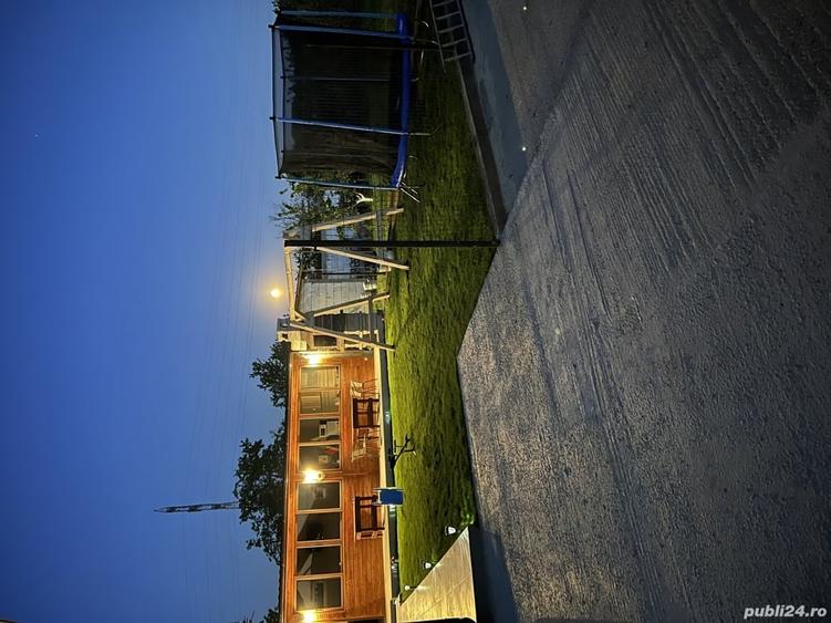Casă cu 4 camere în Corbu