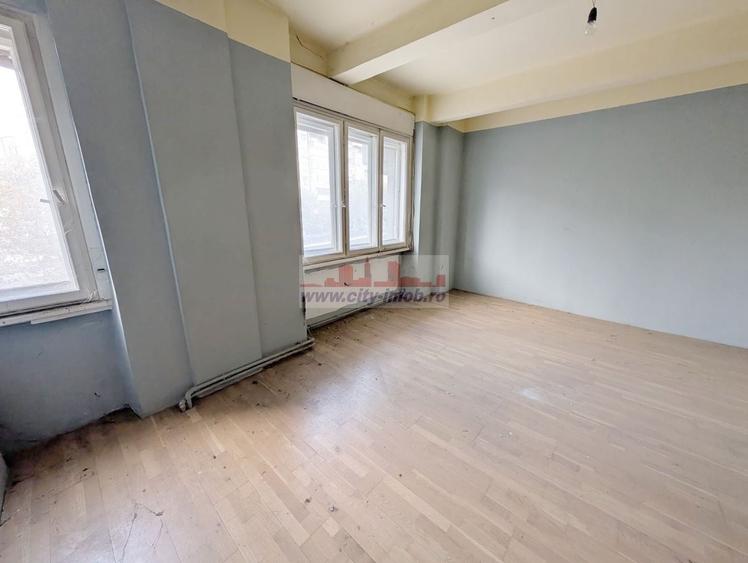 Spațiu comercial, de 174 mp, în Universitate