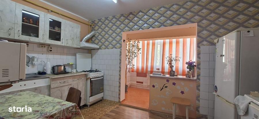 Apartament cu 3 camere în Est