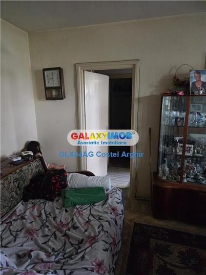 Apartament cu 2 camere semidecomandat în Craiovei