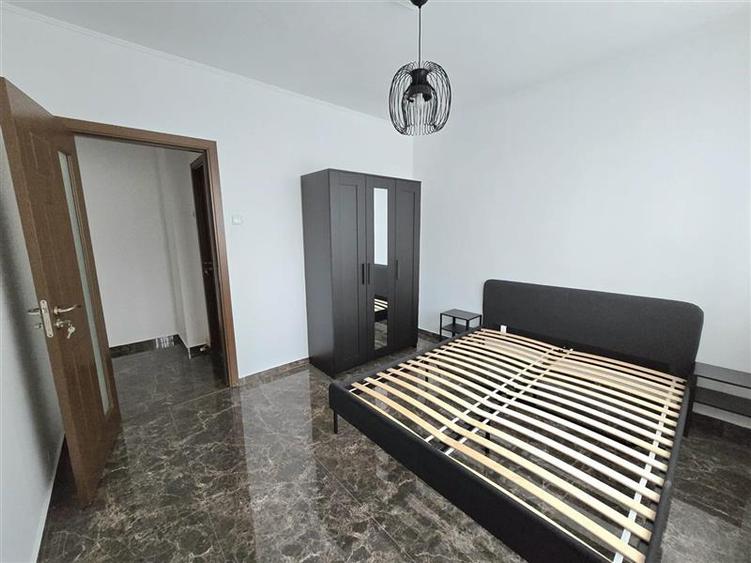 Apartament cu 2 camere semidecomandat în 1 Mai