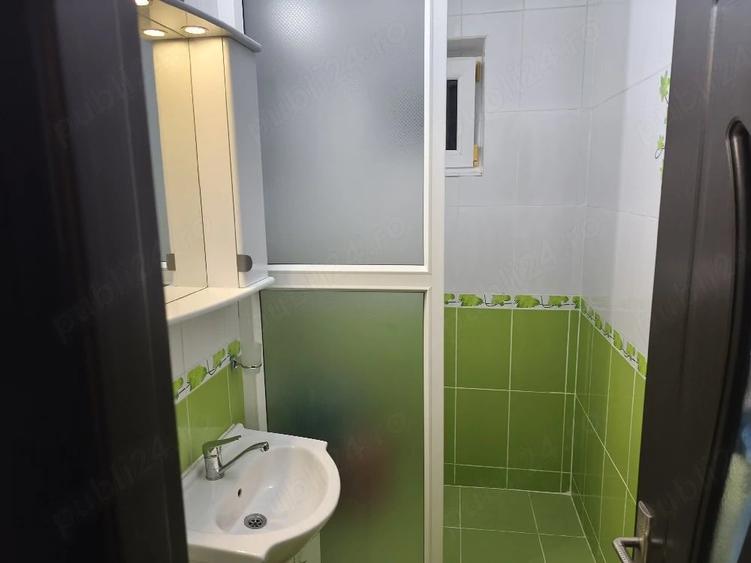 Apartament cu 3 camere decomandat în Cetate