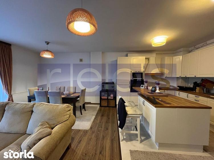 Apartament cu 4 camere decomandat în Central
