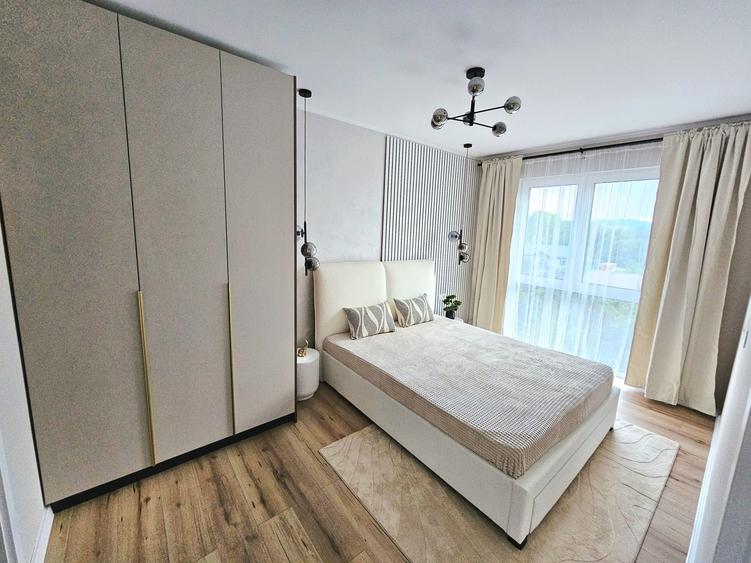 Apartament cu 3 camere decomandat în Florești