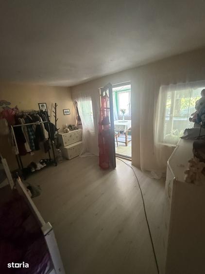 Casă cu 3 camere cu Teren 6000 Mp în Târnova