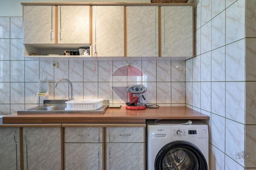 Apartament cu 3 camere semidecomandat, mobilat în Vatra Luminoasă