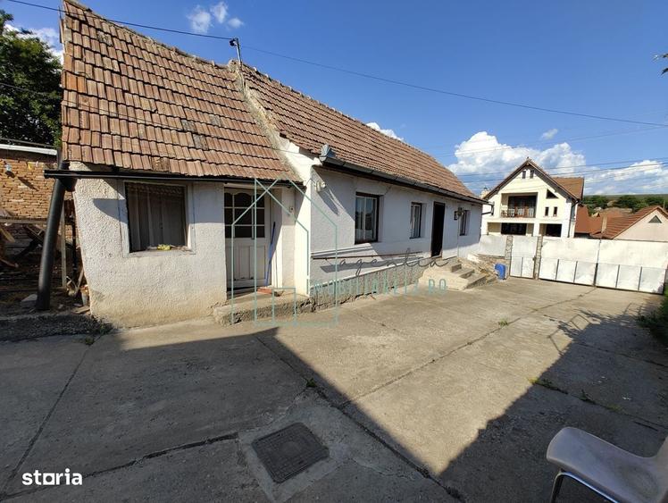 Casă cu 4 camere în Cut