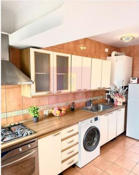 Apartament cu 4 camere decomandat în Unirii
