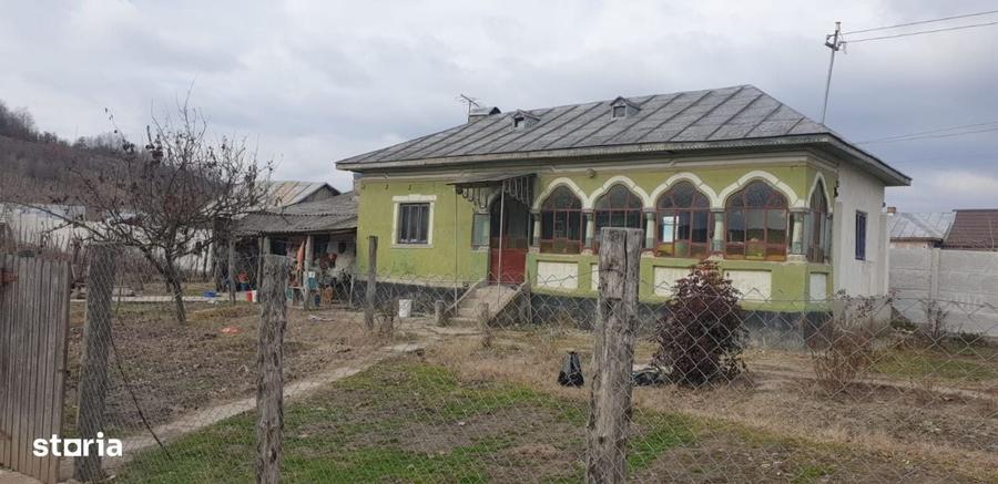Casă cu 3 camere în Ungureni