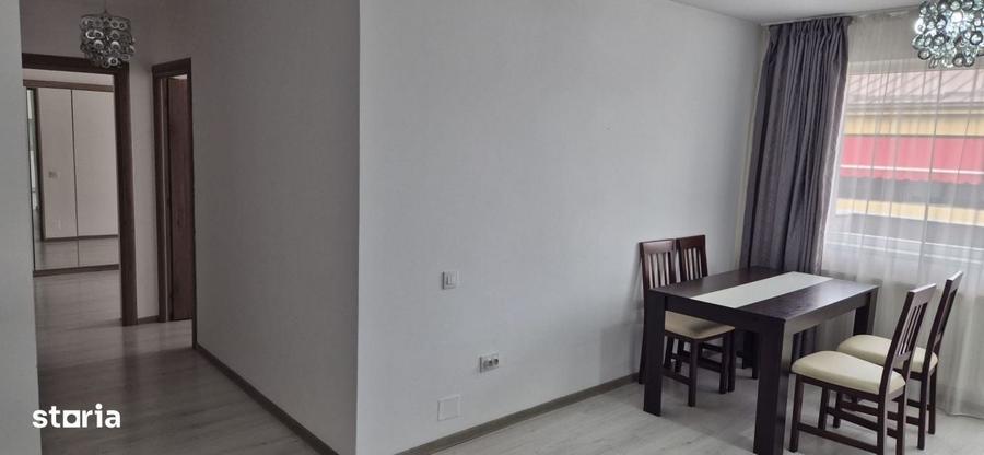 Apartament cu 3 camere semidecomandat în Florești