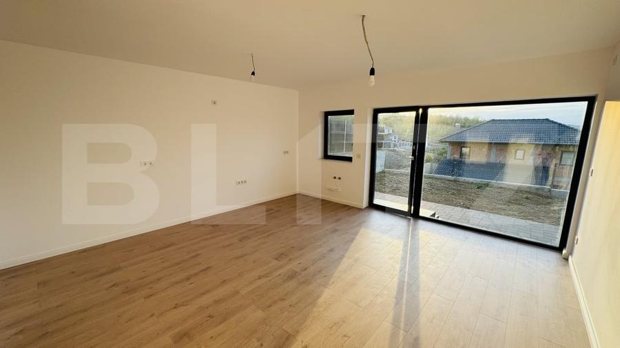 Duplex cu 3 camere cu Canalizare în Viișoara