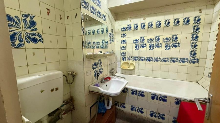 Apartament cu 4 camere decomandat în Colentina