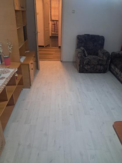 Apartament cu 3 camere decomandat în Zahana