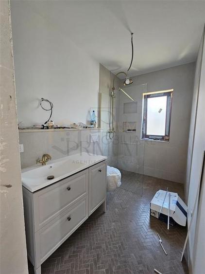 Casă individuală cu 4 camere cu Canalizare în Moșnița Nouă