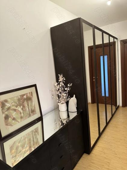 Apartament cu 3 camere semidecomandat, mobilat în Ștefan cel Mare