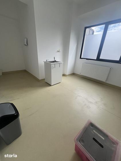 Apartament cu 5 camere în Vitan