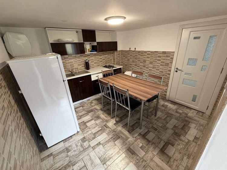Casă cu 3 camere în Cârcea