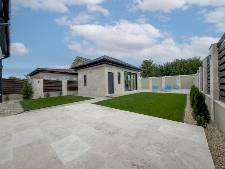 Casă individuală cu 4 camere cu Piscina în Valu lui Traian