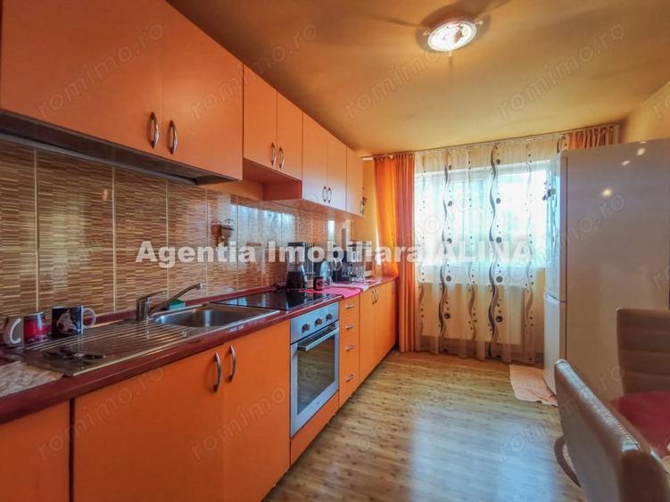 Casă cu 3 camere în Vulcan