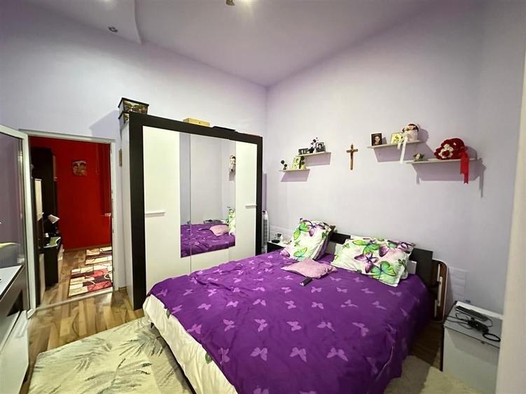 Apartament cu 2 camere semidecomandat în Boul Roșu