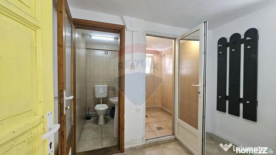 Casă cu 7 camere cu Teren 1151 Mp în Central