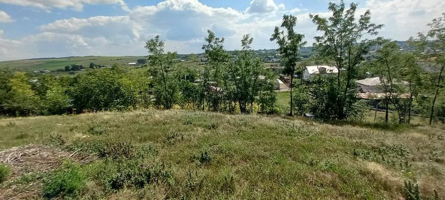 Teren Construcții intravilan de 1410 mp, în Periferie