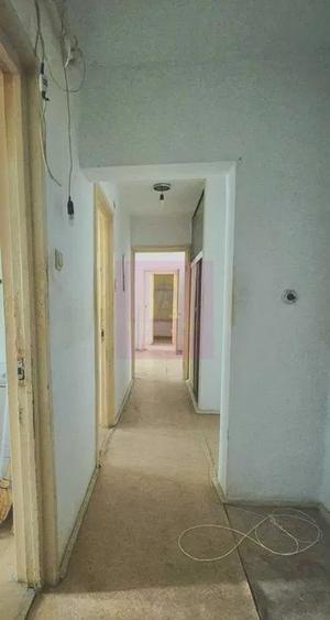 Apartament cu 3 camere semidecomandat în Lacul Tei