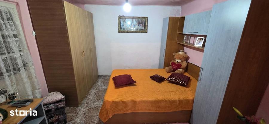 Casă cu 3 camere cu Teren 213 Mp în Alexandriei
