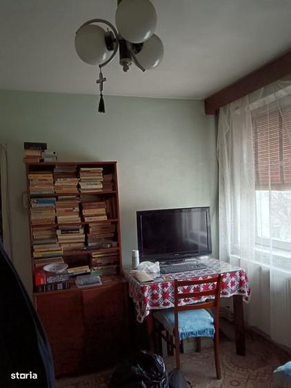 Apartament cu 3 camere semidecomandat în George Enescu