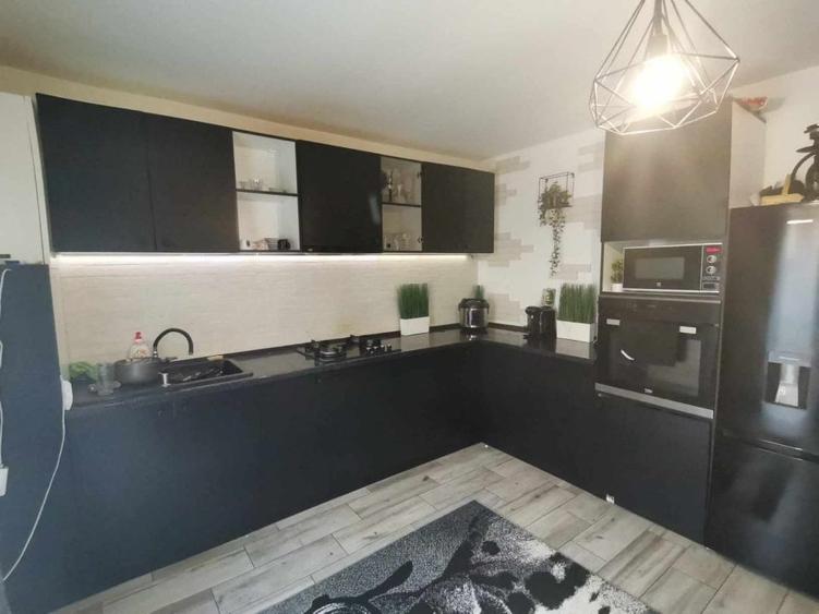 Duplex cu 4 camere cu Canalizare în Miroslava