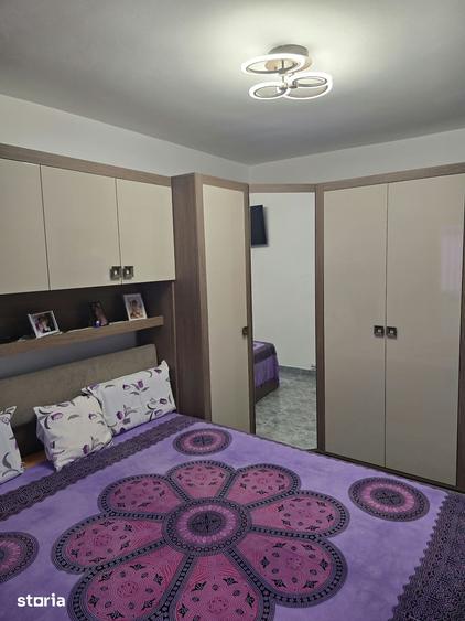 Apartament cu 4 camere decomandat în Micro 16