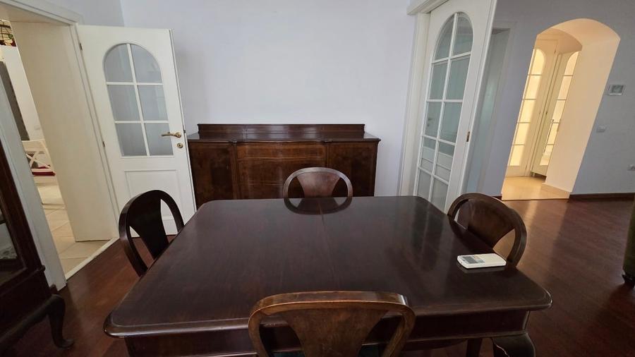 Apartament cu 4 camere decomandat, mobilat în Primăverii