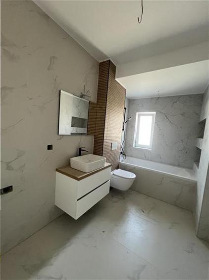 Apartament cu 3 camere decomandat în Șelimbăr