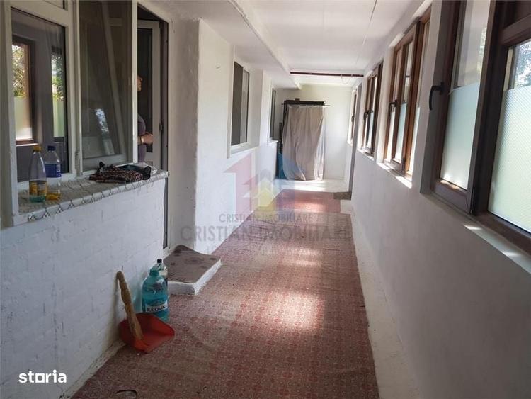 Apartament cu 3 camere semidecomandat în Gării