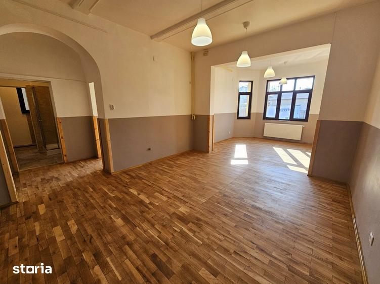 Casă cu Teren 470 Mp în Mihai Bravu