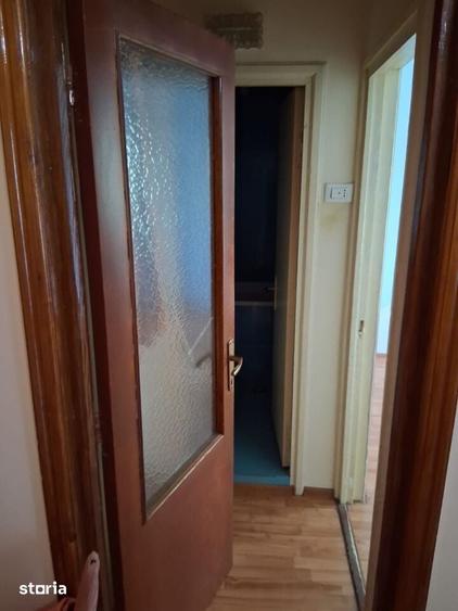 Apartament cu 3 camere decomandat în Sud