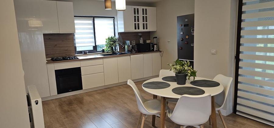 Casă cu 3 camere cu Teren 460 Mp în Teiș
