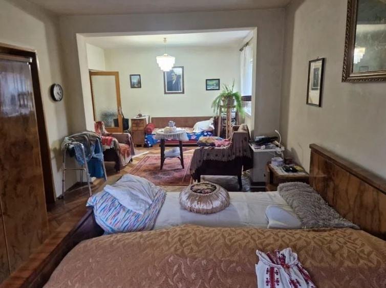 Apartament cu 5 camere decomandat, mobilat în Cotroceni