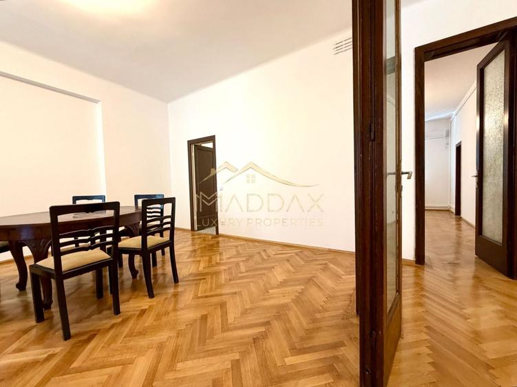 Birou, de 143.61000061035 mp, în Polonă