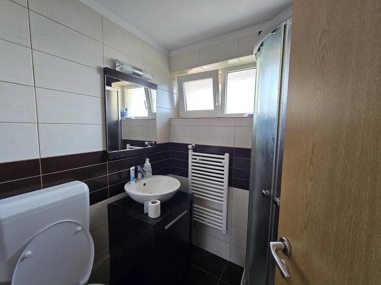 Apartament cu 3 camere decomandat în Dumbrăvița