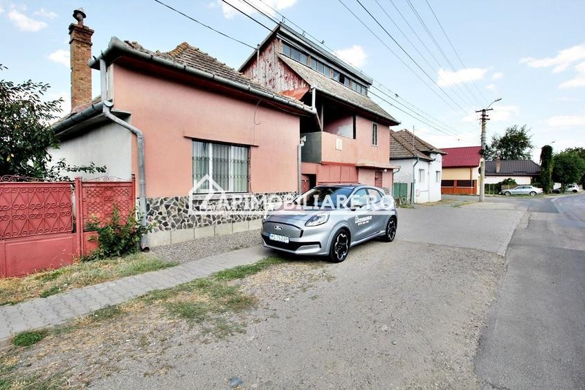 Casă individuală cu 5 camere cu Canalizare în Mureșeni