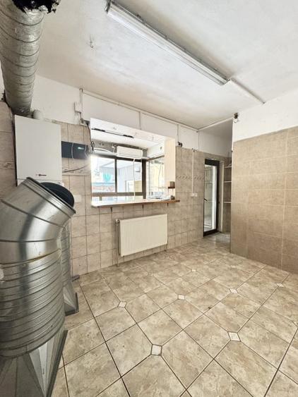 Casă individuală cu 7 camere cu Canalizare în Dorobanți