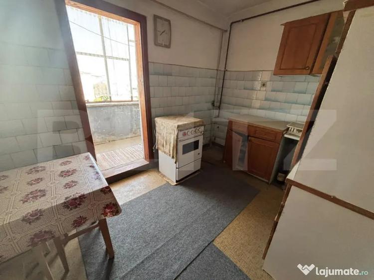 Apartament cu 3 camere decomandat în Micro 12