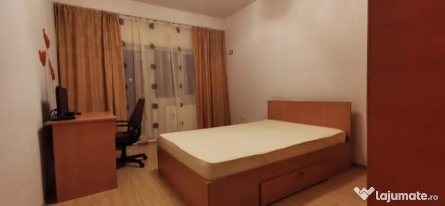 Garsonieră decomandată în Roșu