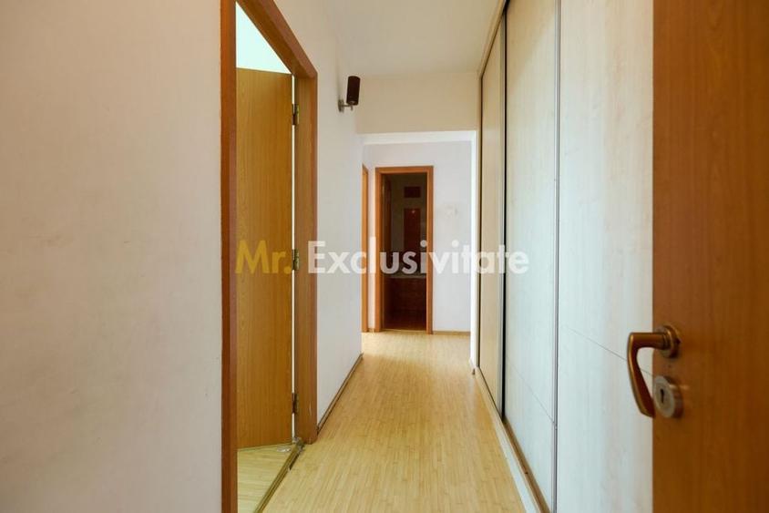 Apartament cu 4 camere decomandat în Craiovei