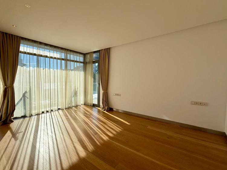 Apartament cu 4 camere decomandat în Kiseleff