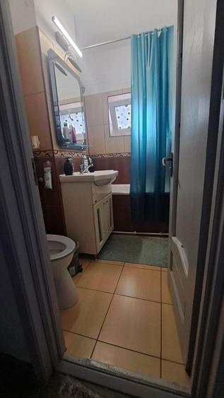 Apartament cu 2 camere semidecomandat, mobilat în Casa de Cultură