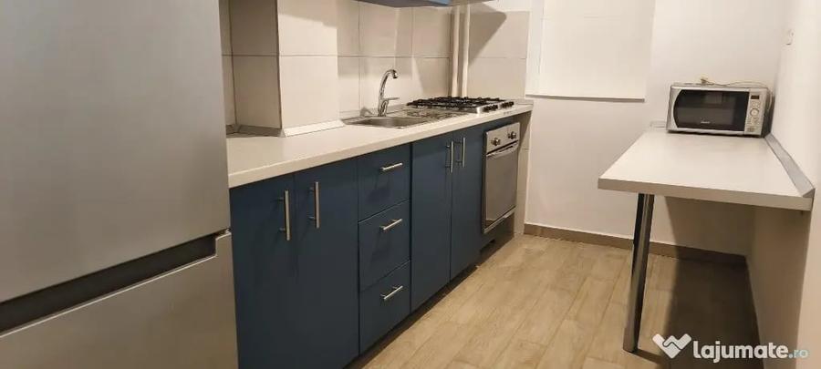 Apartament cu 2 camere semidecomandat în Tei