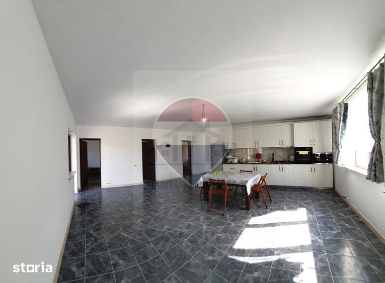Casă cu Teren 3815 Mp în Iacobeni